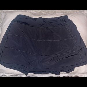 Black pace rival lululemon skirt size 8 15”